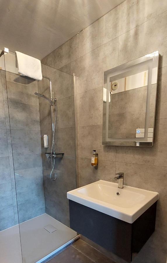 Logis Le Prieure Hotel Locronan Luaran gambar